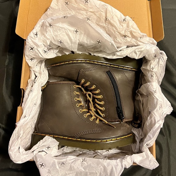 Dr Marten’s - Picture 2 of 5